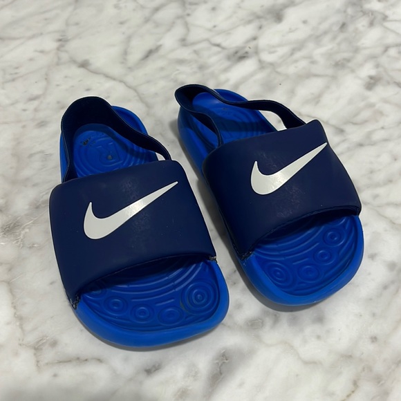 nike slides youth size 7